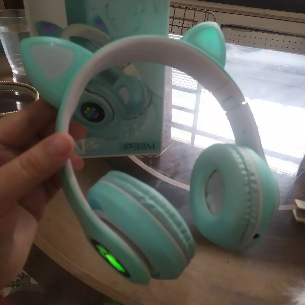 Headphone Bluetooth Orelha de Gato LED RGB Dobrável Microfone IZEPLAY FUN photo review