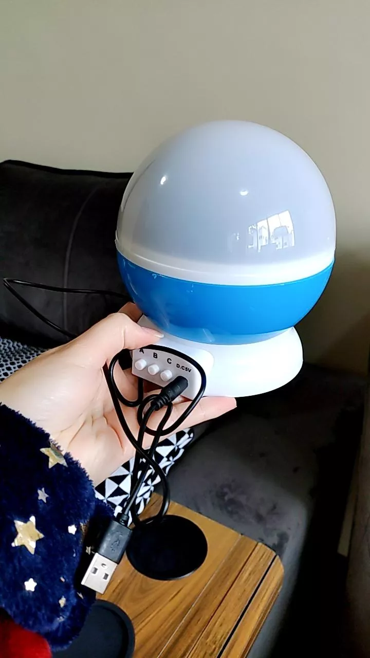 Luminária Projetora Estelar Multicolorida Infantil USB Portátil IZELOOM MAGIC photo review