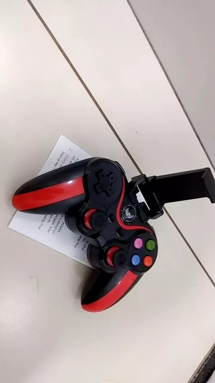 Controle Joystick Bluetooth Universal, Compatível Android e PC, Design Ergonômico, Suporte Celular IZEPLAY PRO photo review