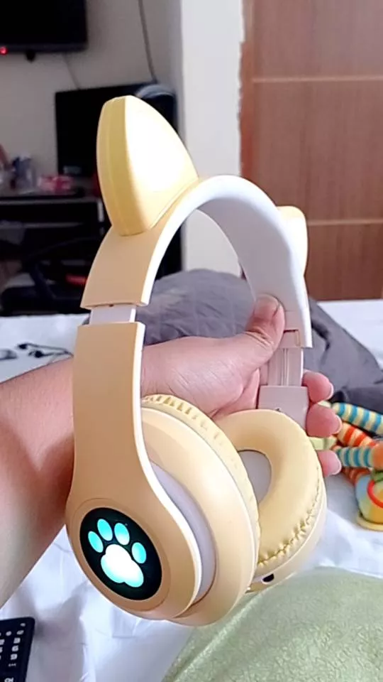 Headphone Bluetooth Orelha de Gato LED RGB Dobrável Microfone IZEPLAY FUN photo review