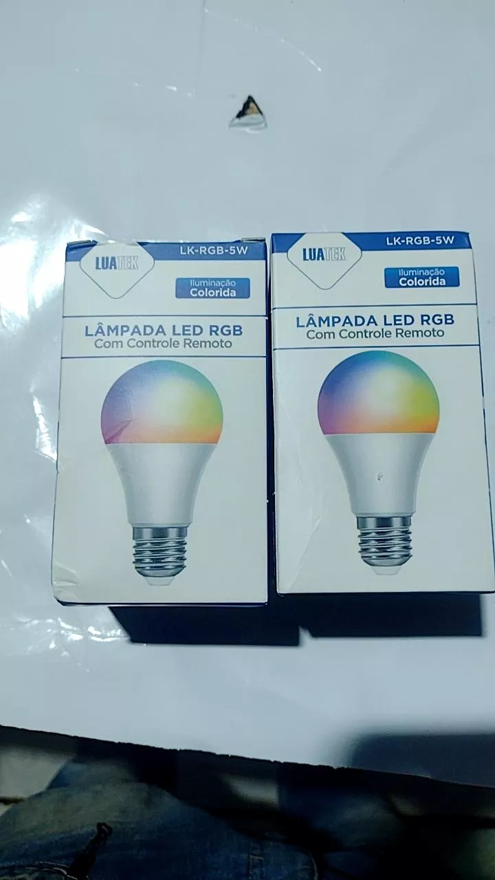 Lâmpada Bulbo LED RGB 5W Controle Remoto Colorida Ambiente IZEFLASH MOOD photo review