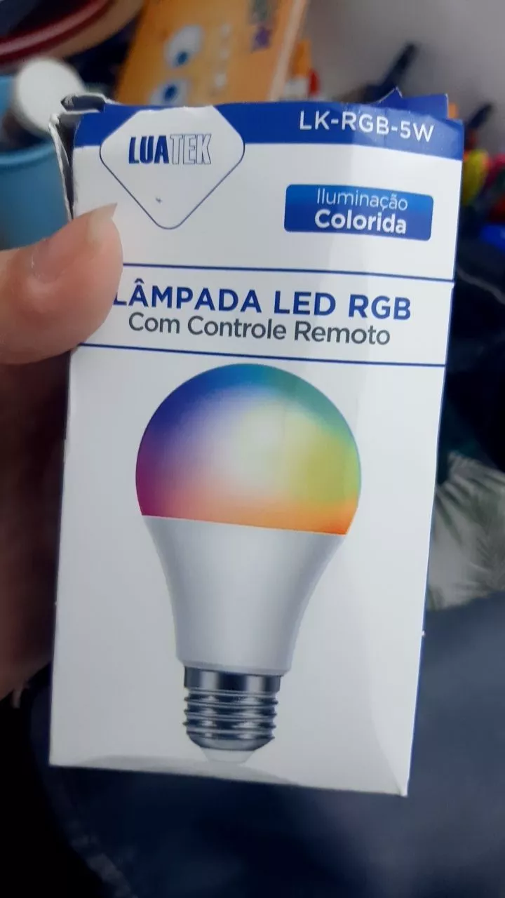 Lâmpada Bulbo LED RGB 5W Controle Remoto Colorida Ambiente IZEFLASH MOOD photo review