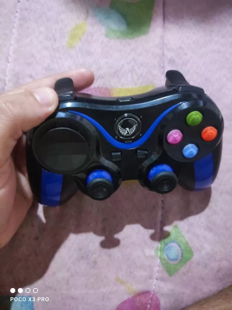 Controle Joystick Bluetooth Universal, Compatível Android e PC, Design Ergonômico, Suporte Celular IZEPLAY PRO photo review