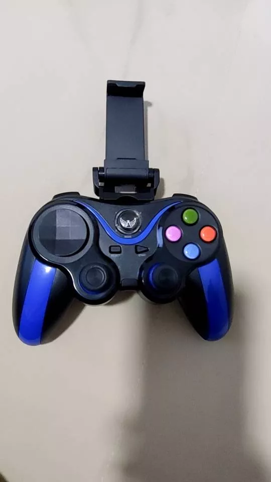 Controle Joystick Bluetooth Universal, Compatível Android e PC, Design Ergonômico, Suporte Celular IZEPLAY PRO photo review
