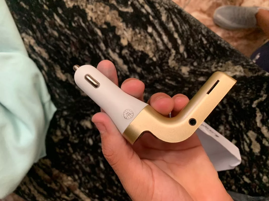 Adaptador Bluetooth FM para Carro Viva Voz, Carregador Veicular Sem Fio, Compatível Android e IOS IZEWIRE CONNECT photo review
