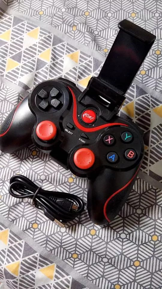 Controle Joystick Bluetooth Universal, Compatível Android e PC, Design Ergonômico, Suporte Celular IZEPLAY PRO photo review