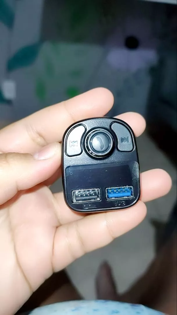 Adaptador Bluetooth FM para Carro Viva Voz, Carregador Veicular Sem Fio, Compatível Android e IOS IZEWIRE CONNECT photo review