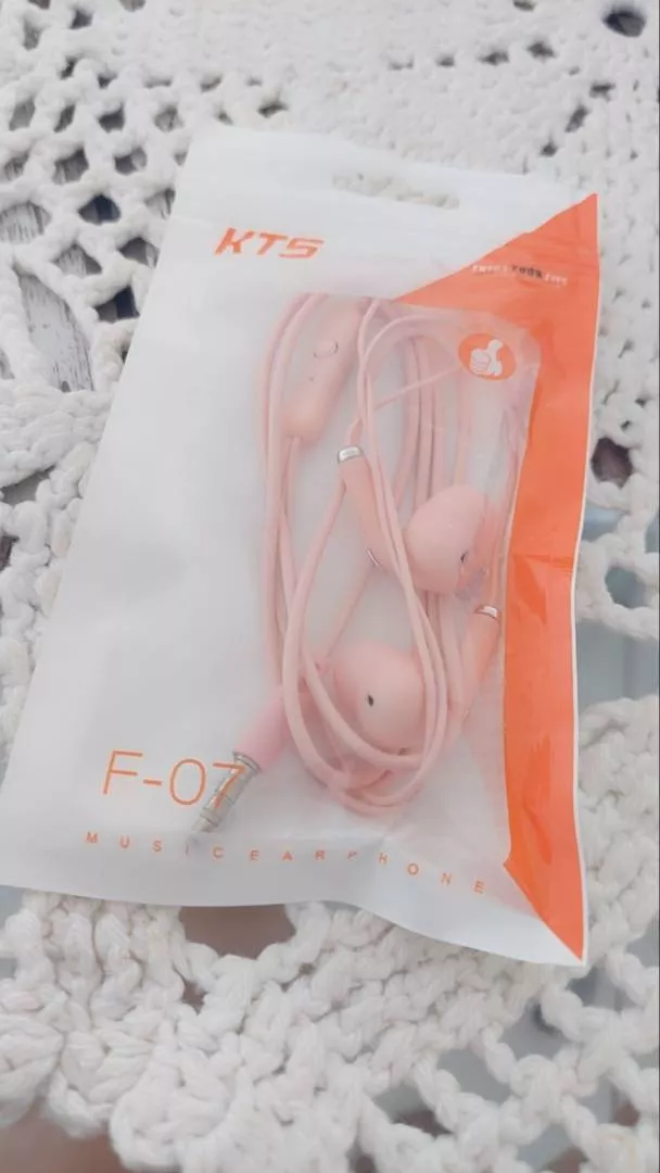 Fone de Ouvido Intra Auricular ES36 Macaron com Microfone e Cancelamento de Ruído Fio 1.2m IZESOUND PRO photo review