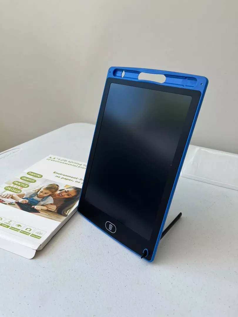 Tablet Lousa Mágica LCD 8.5 Pol ABS Proteção Ocular Apaga Fácil IZECOLOR KIDS photo review