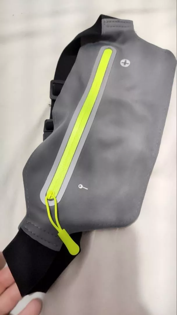Pochete Esportiva Impermeável Corrida Multi Bolsos IZEACTIVE RUNNER photo review