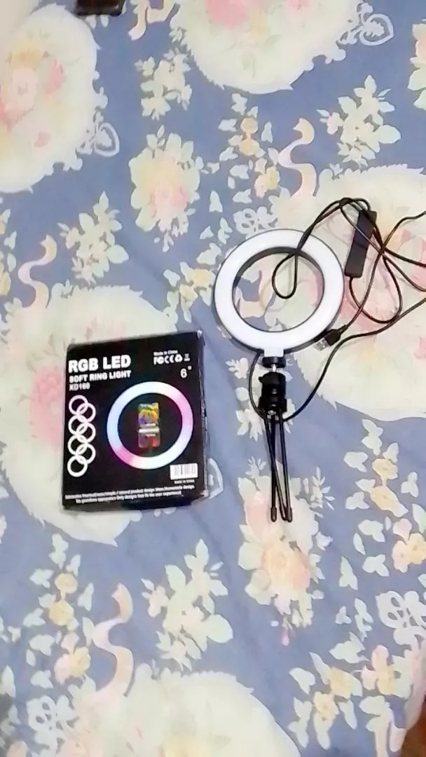 Ring Light de Mesa 6,5" RGB Portátil com Mini Tripé Ajustável IZEGLAM PRO photo review