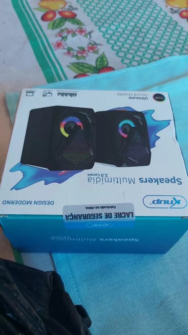 Caixa de Som RGB LED Som Estéreo Compacta USB Multimídia IZEFLASH SOUND photo review