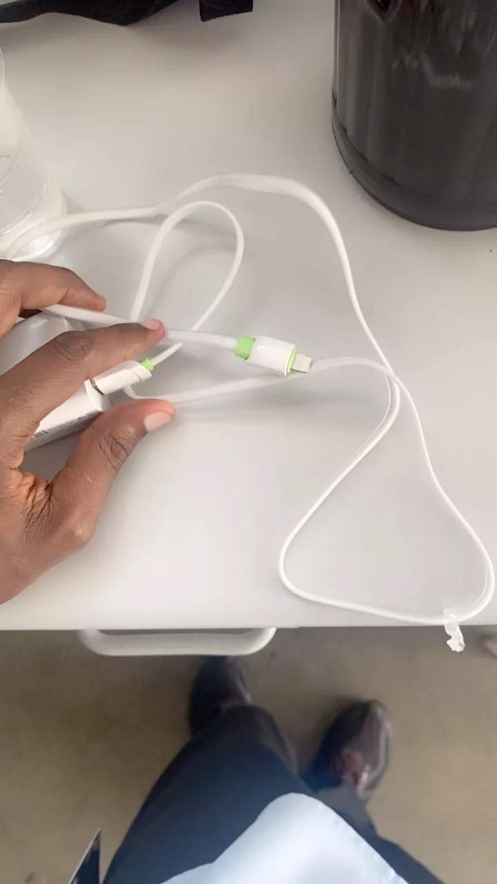 Cabo Carregador iPhone 1 Metro Turbo 3.1A Compatível iOS LEHMOX IZEFAST CHARGE photo review