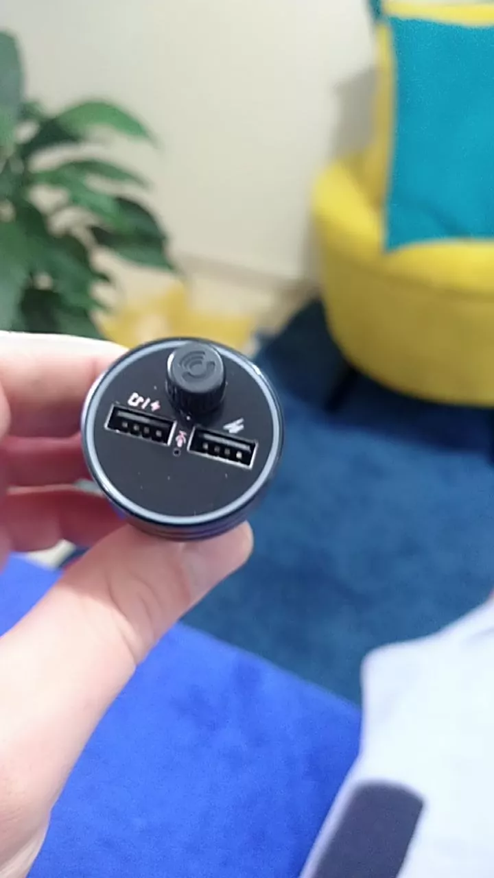 Adaptador Bluetooth FM para Carro Viva Voz, Carregador Veicular Sem Fio, Compatível Android e IOS IZEWIRE CONNECT photo review