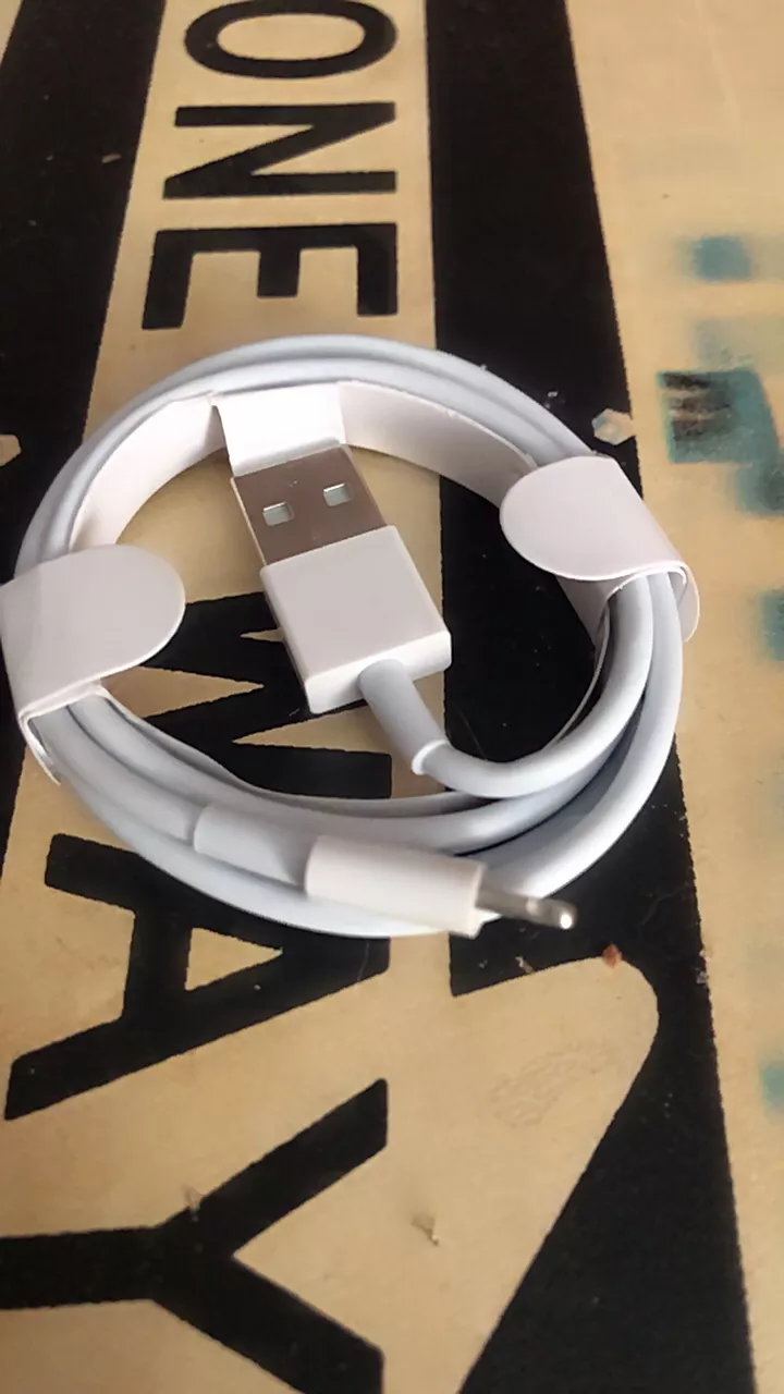Cabo USB Lightning para iPhone 1m/2m Branco, Carregamento Rápido, Compatível iPad/iPod IZEFAST SYNC photo review