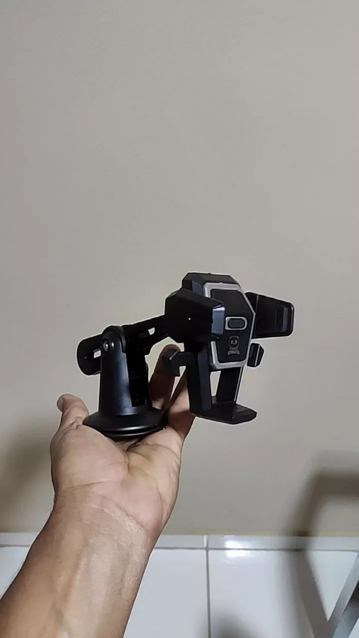 Suporte Veicular Universal para Celular e GPS, Trava Automática, Rotação 360°, Base de Silicone Adesiva – IZESHIELD FLEX photo review