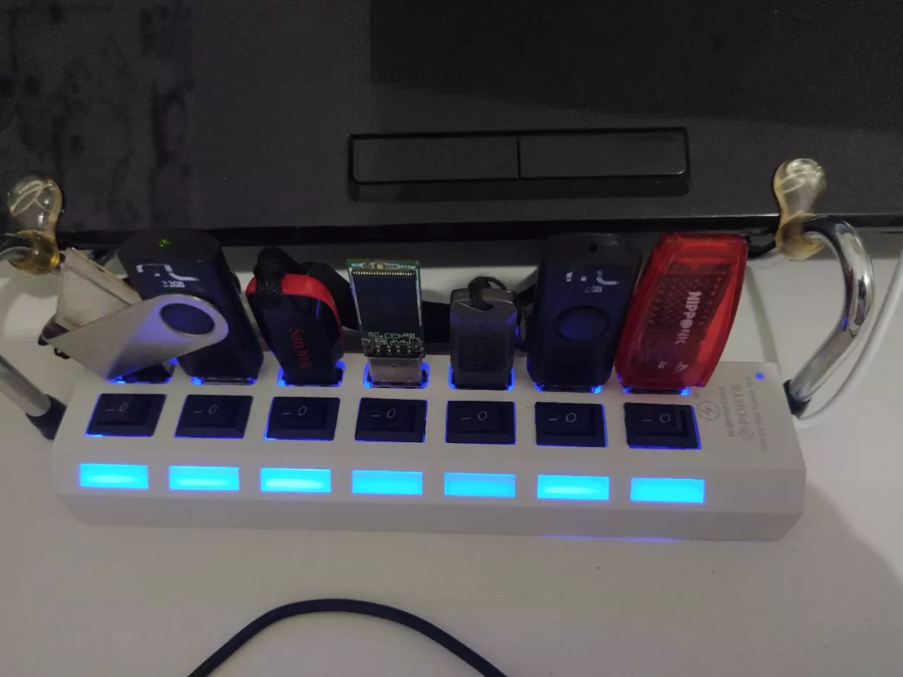 Hub USB 2.0 7 Portas LED Alta Velocidade Botão IZEHUB PRO CONNECT photo review