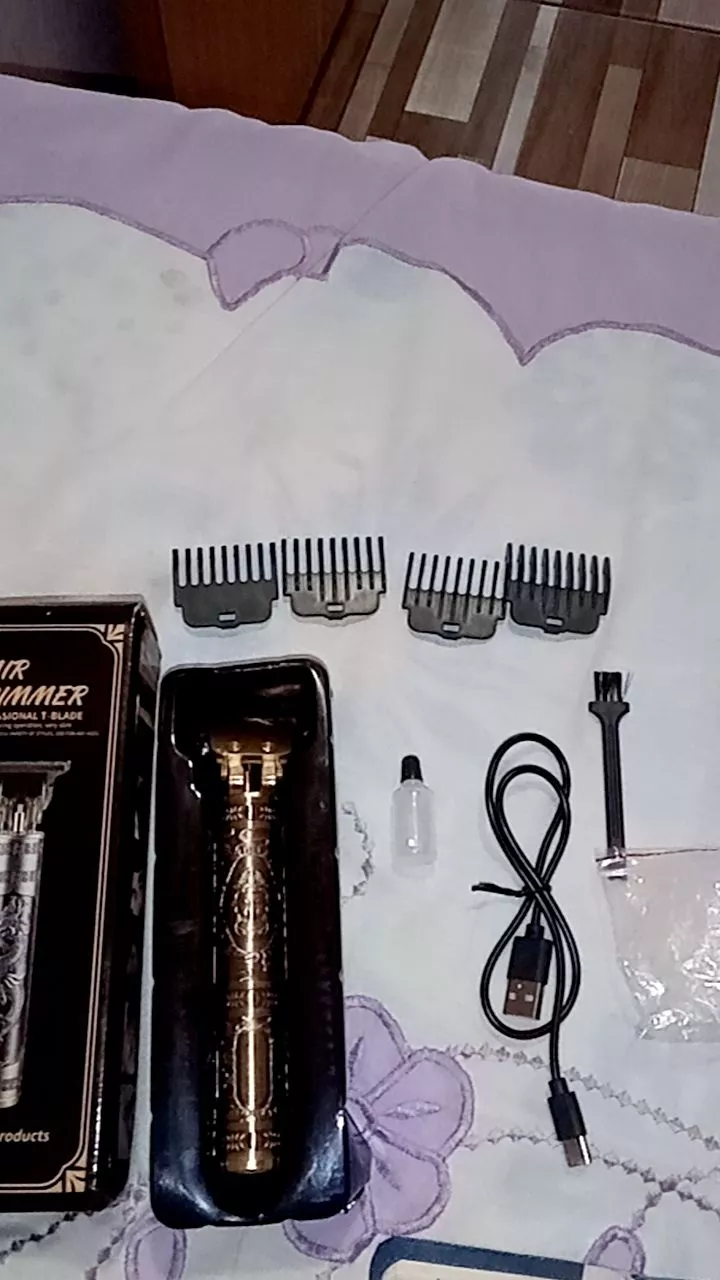 Máquina de Cortar Cabelo e Barba Elétrica Profissional Sem Fio Ajustável IZEBLADE PRO photo review