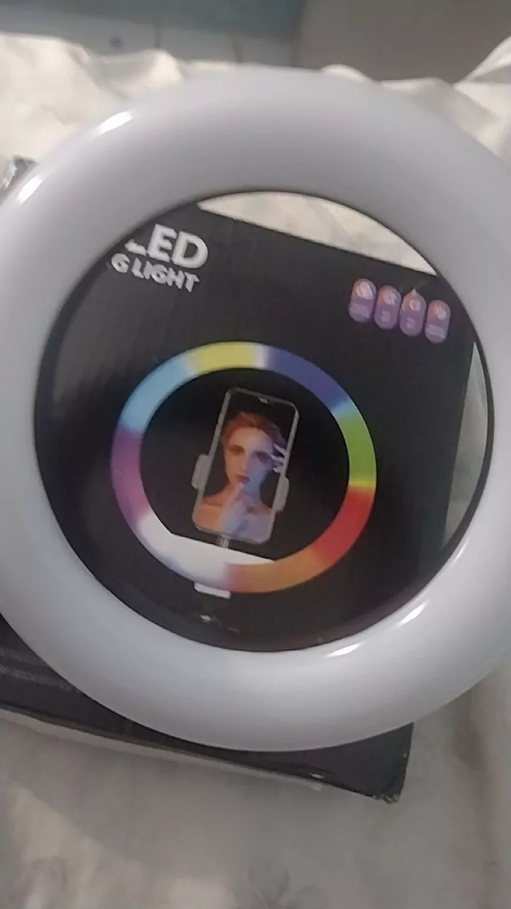 Ring Light de Mesa 6,5" RGB Portátil com Mini Tripé Ajustável IZEGLAM PRO photo review