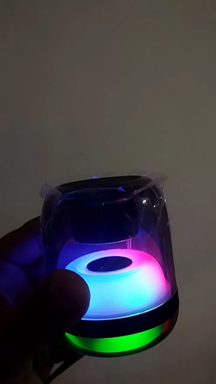 Caixa de Som Bluetooth Portátil 10W Prova d'Água RGB 32GB Bateria 1200mAh IZESOUND GLOW photo review