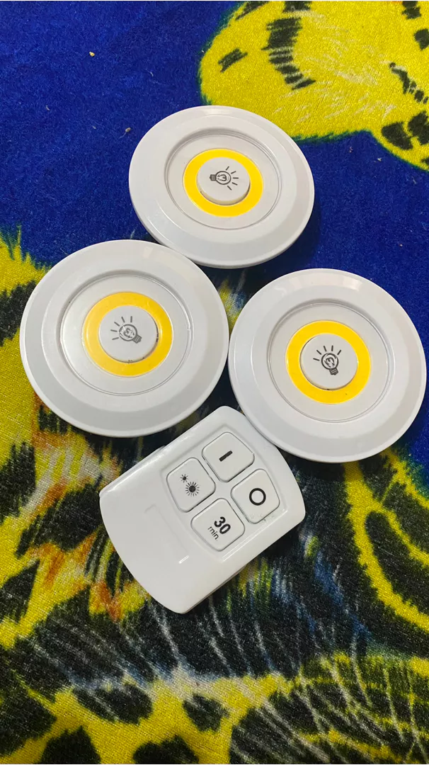 Kit 3 Lâmpadas LED Spot Sem Fio Controle Remoto 150 Lumens Fácil Instalação IZEULTRA LIGHT photo review