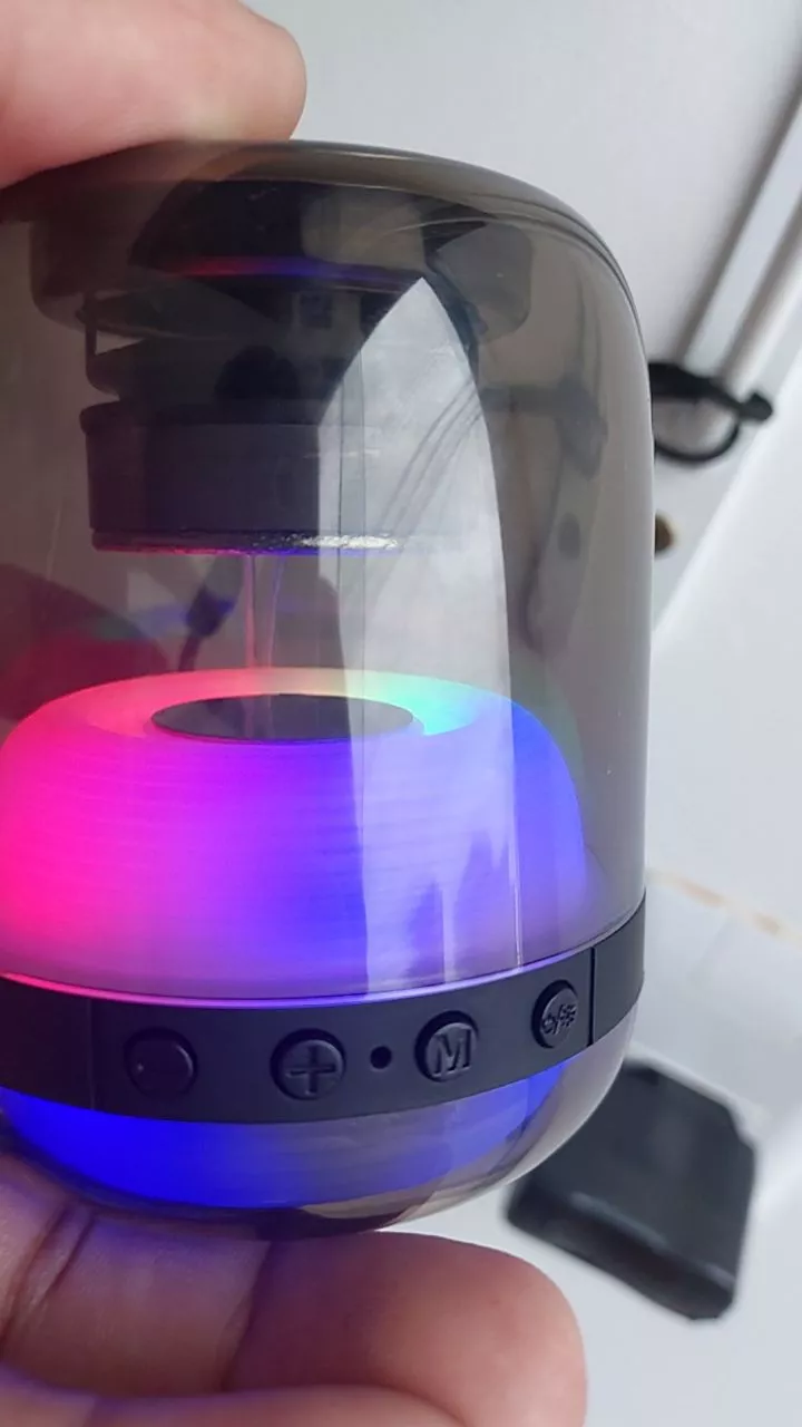 Caixa de Som Bluetooth Portátil 10W Prova d'Água RGB 32GB Bateria 1200mAh IZESOUND GLOW photo review