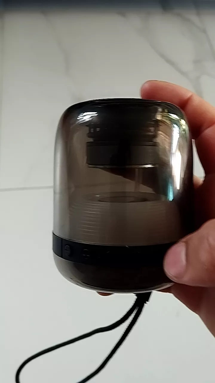 Caixa de Som Bluetooth Portátil 10W Prova d'Água RGB 32GB Bateria 1200mAh IZESOUND GLOW photo review