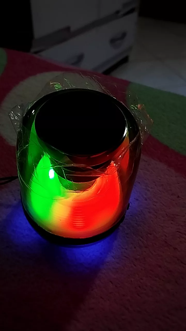 Caixa de Som Bluetooth Portátil 10W Prova d'Água RGB 32GB Bateria 1200mAh IZESOUND GLOW photo review