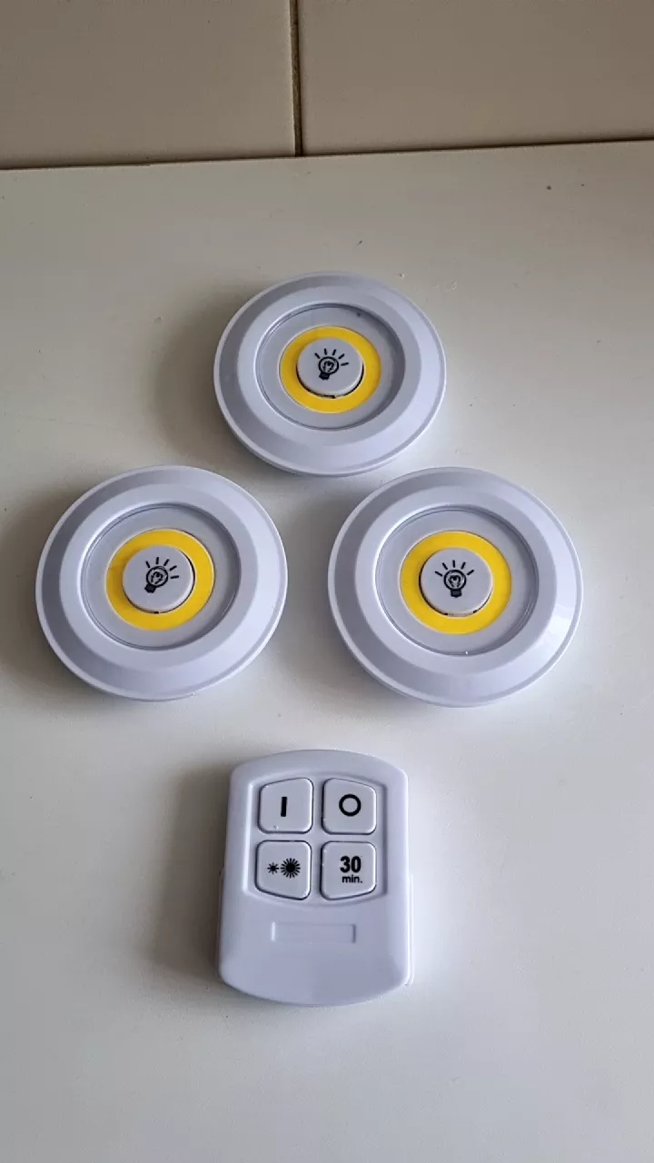Kit 3 Lâmpadas LED Spot Sem Fio Controle Remoto 150 Lumens Fácil Instalação IZEULTRA LIGHT photo review