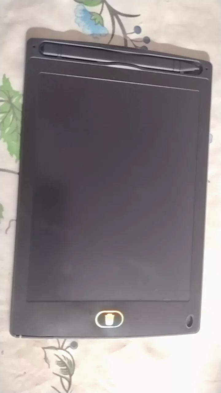 Tablet Lousa Mágica LCD 8.5 Pol ABS Proteção Ocular Apaga Fácil IZECOLOR KIDS photo review