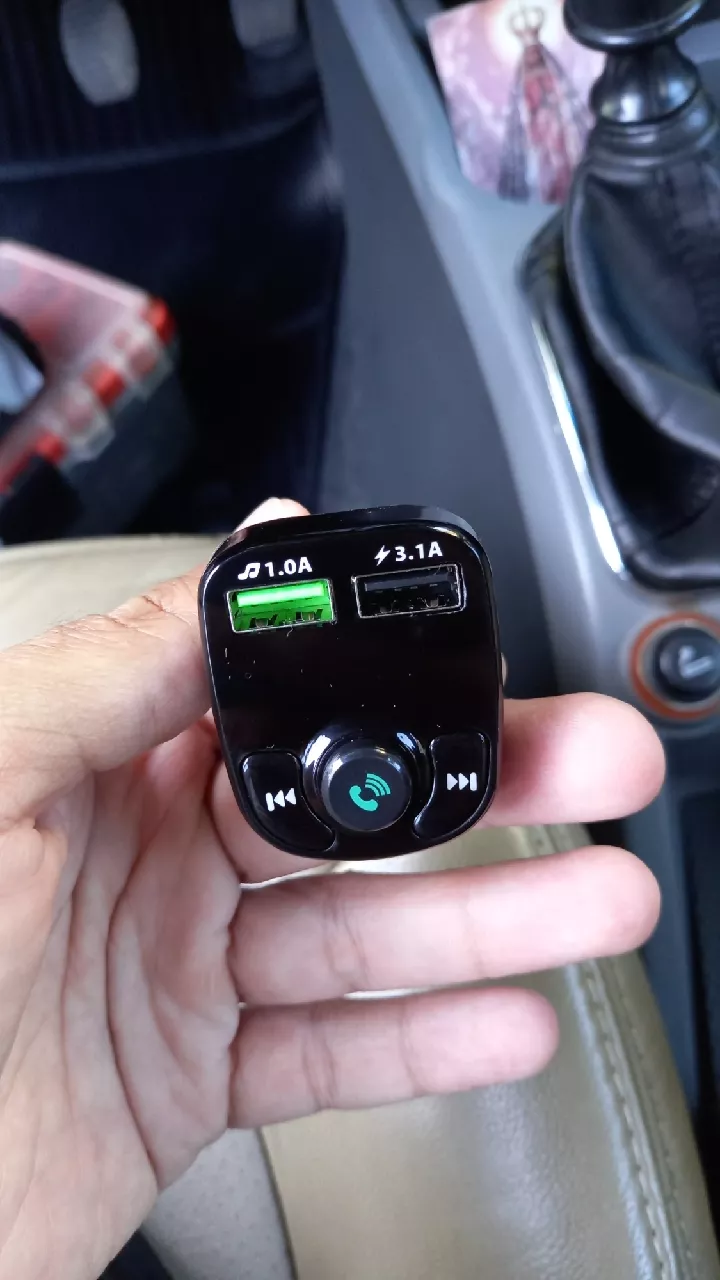 Adaptador Bluetooth FM para Carro Viva Voz, Carregador Veicular Sem Fio, Compatível Android e IOS IZEWIRE CONNECT photo review