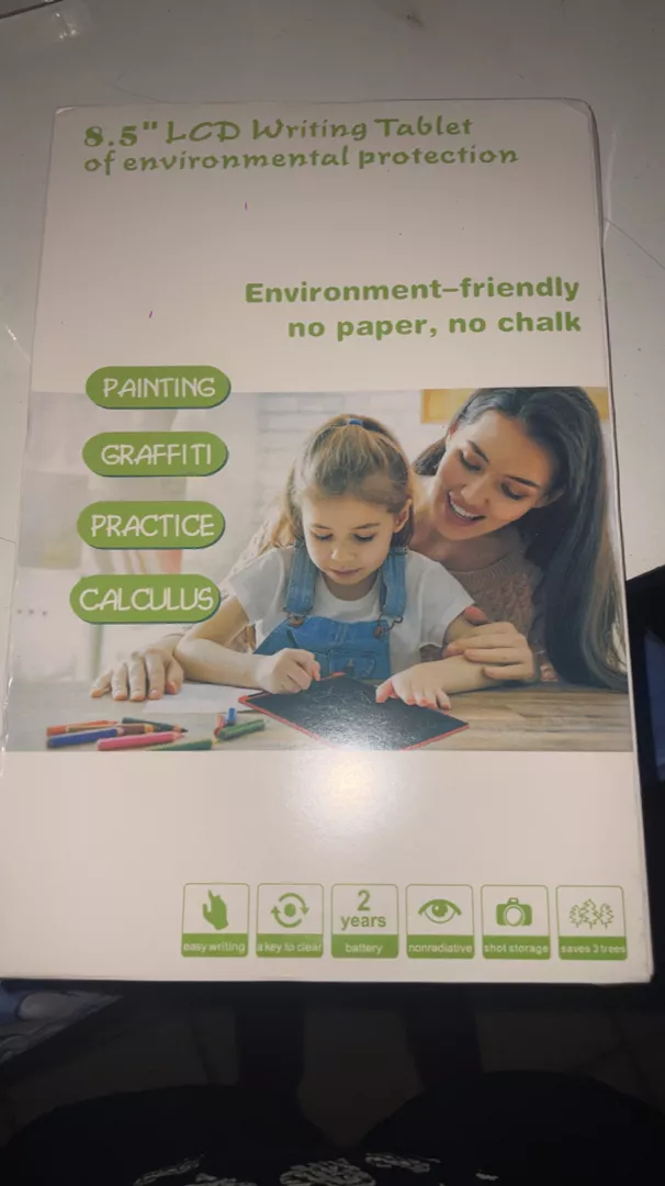Tablet Lousa Mágica LCD 8.5 Pol ABS Proteção Ocular Apaga Fácil IZECOLOR KIDS photo review