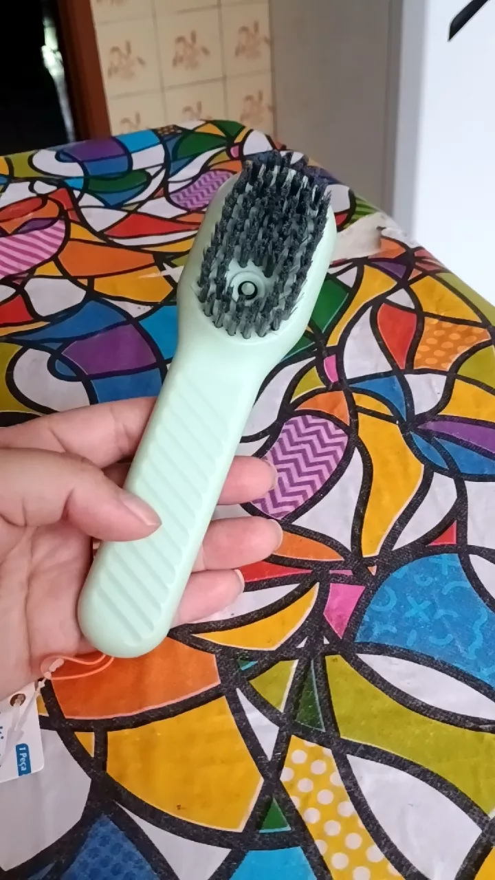 Escova Multiuso para Limpeza com Dispenser de Sabão 150ml Plástico Macio IZE SCRUBSMART photo review