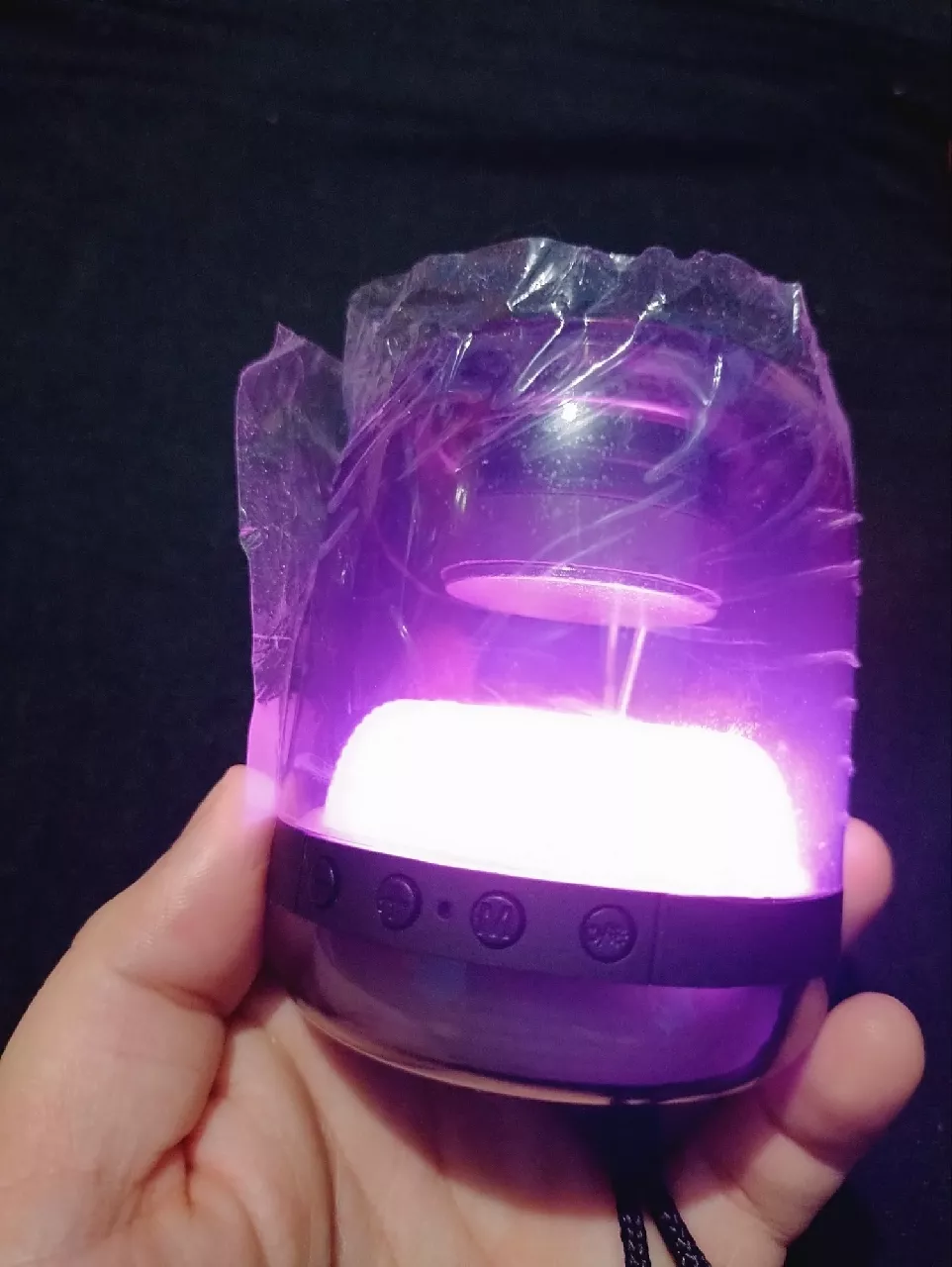 Caixa de Som Bluetooth Portátil 10W Prova d'Água RGB 32GB Bateria 1200mAh IZESOUND GLOW photo review
