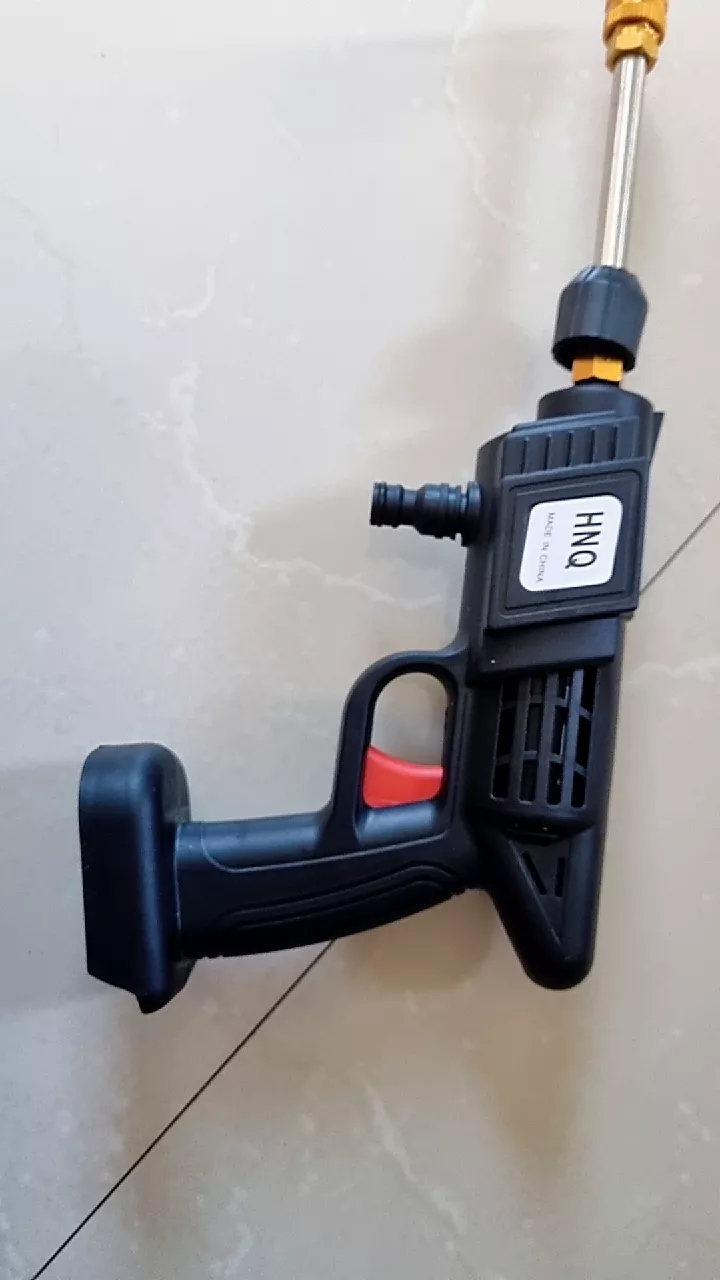 Lavadora de Alta Pressão Portátil 1000W Sem Fio para Carros e Jardins IZEJET POWER PRO photo review