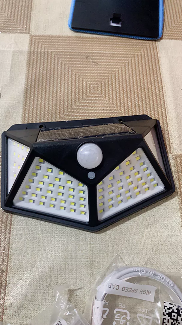 Refletor Solar para Jardim 100 LEDs Sensor Movimento IP65 Energia Solar IZESECURE BRIGHT photo review