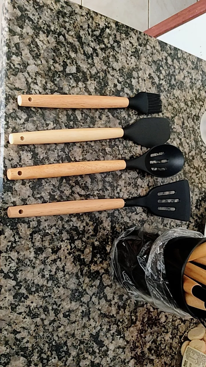 Kit Utensílios de Cozinha Silicone 12 Peças Cabo Madeira Suporta 230°C IZECOOK MASTER photo review