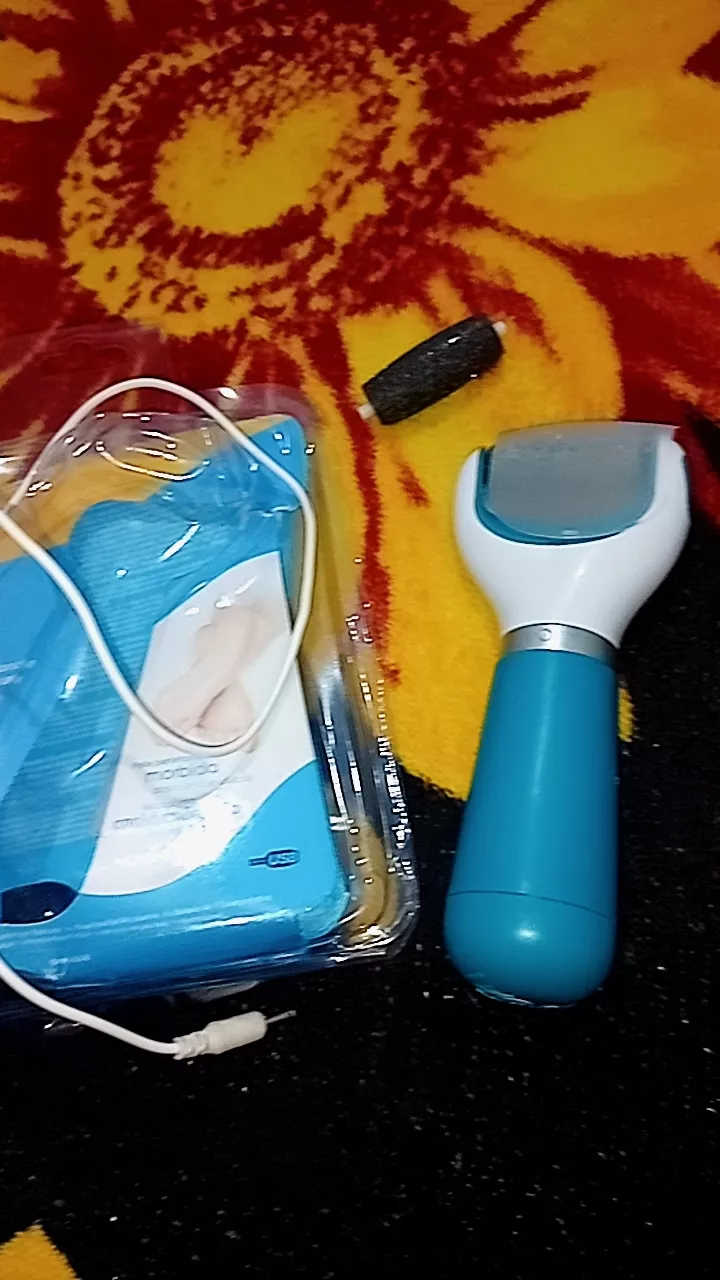 Esfoliador Elétrico de Pés Recarregável USB, Lixa Rotativa, Remoção de Calos com Refil Grátis IZERELAX SOFT photo review