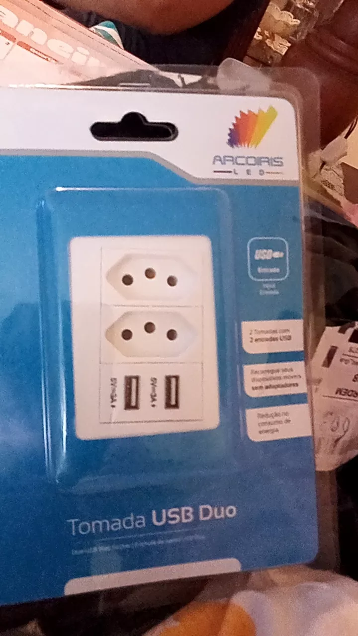 Tomada de Parede Bivolt com 2 USB, Proteção Contra Curto e Compatível Universal IZEPOWER SAFE photo review
