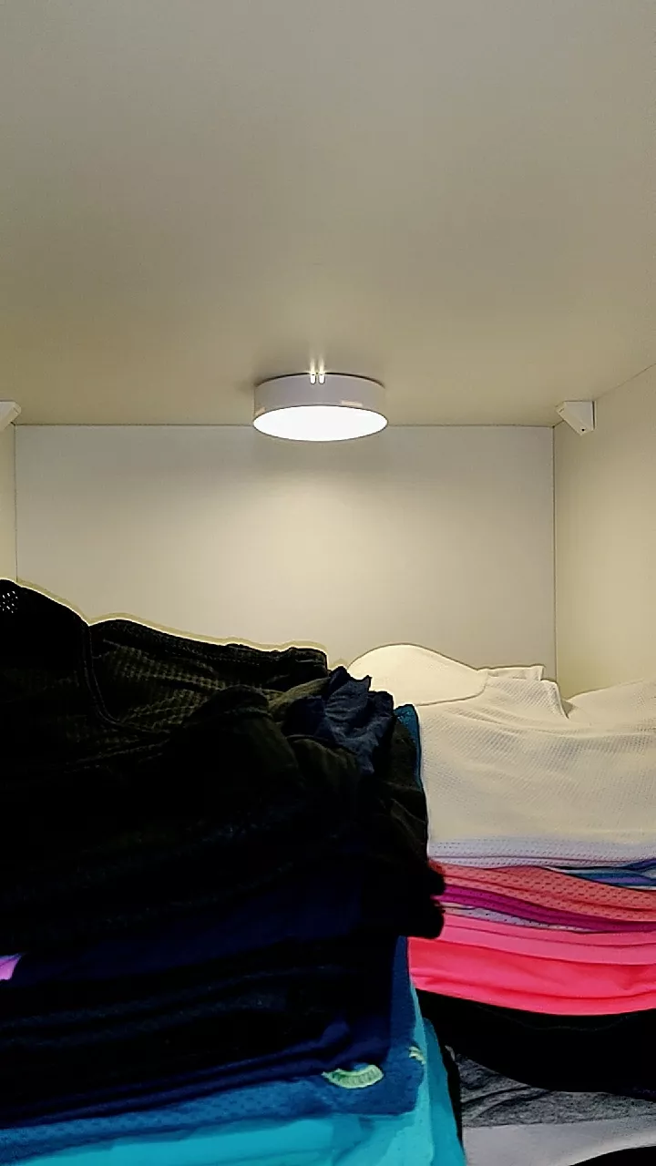 Luminária LED Sensor de Presença Recarregável USB Luz Fria Multiuso IZEDETECT BRIGHT photo review