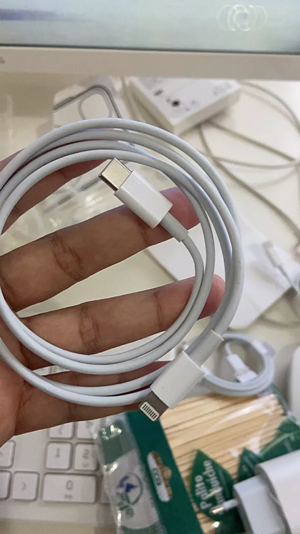 Cabo Apple USB-C para Lightning 20W Recarga Rápida Sincronização 2 Metros IZEFAST CHARGE photo review