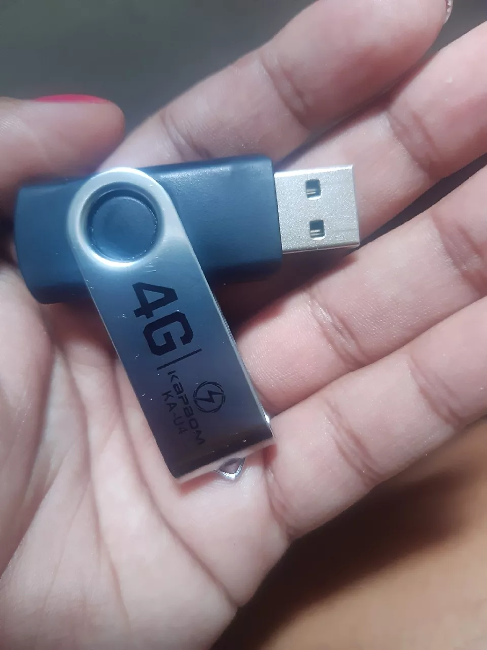 Pendrive USB 2.0 Portátil 8GB 16GB 32GB Transferência Rápida IZEFLASH LINK photo review