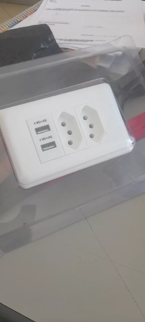 Tomada de Parede Bivolt com 2 USB, Proteção Contra Curto e Compatível Universal IZEPOWER SAFE photo review