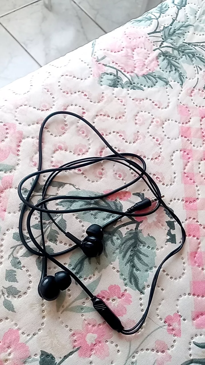 Fone de Ouvido Intra Auricular P2 com Microfone, Compatível Android, Som Limpo IZECLARITY FIT photo review