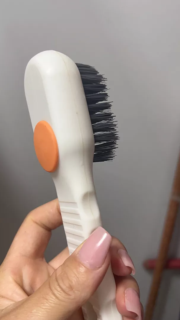 Escova Multiuso para Limpeza com Dispenser de Sabão 150ml Plástico Macio IZE SCRUBSMART photo review