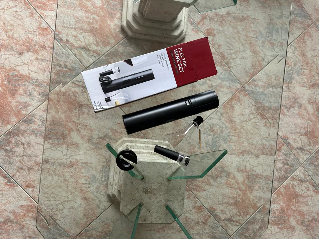Abridor de Vinho Elétrico Kit Completo com Cortador de Papel, Rolha a Vácuo e Derramador IZEELEGANT OPEN photo review