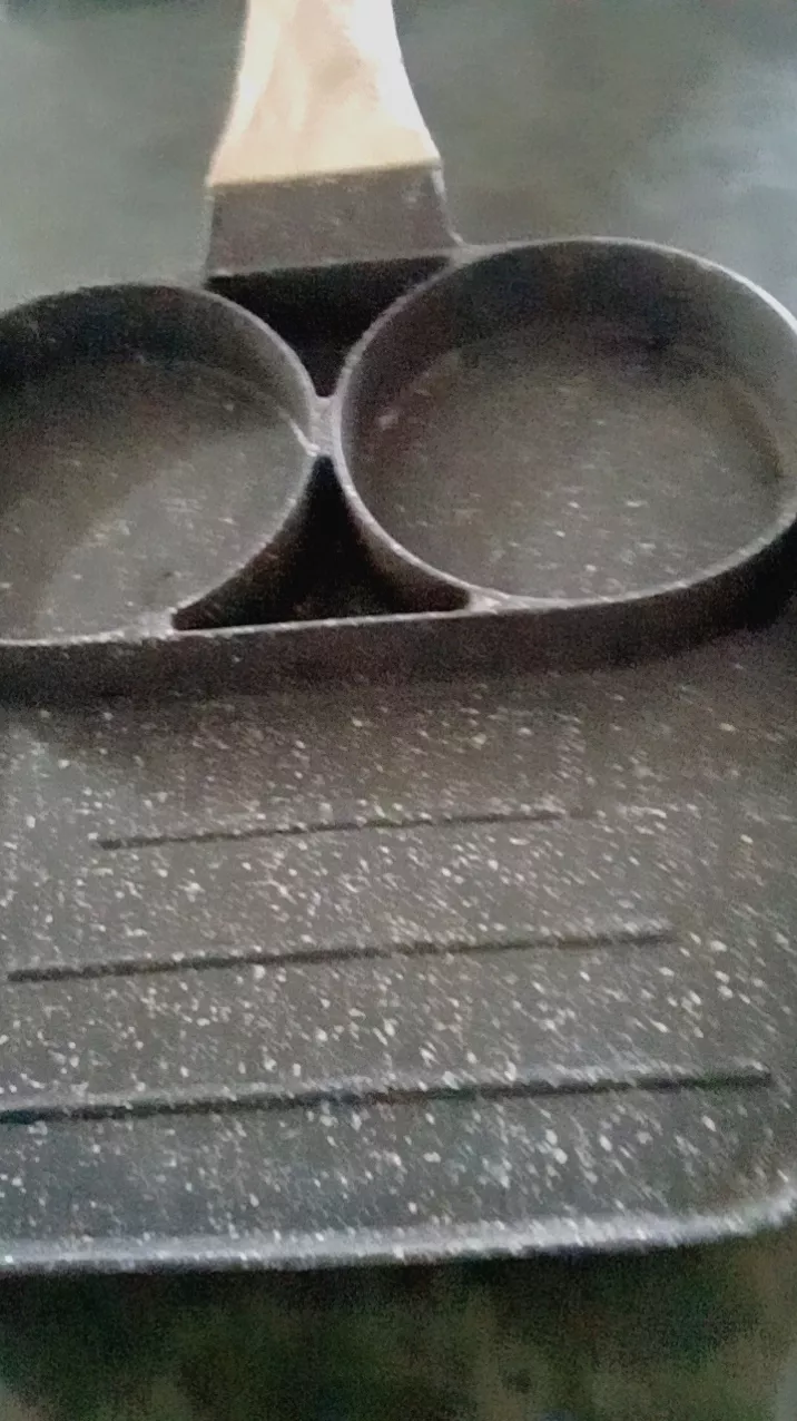 Frigideira Antiaderente 4 Divisórias Alumínio Omelete Alça Madeira IZECOOK MULTI photo review
