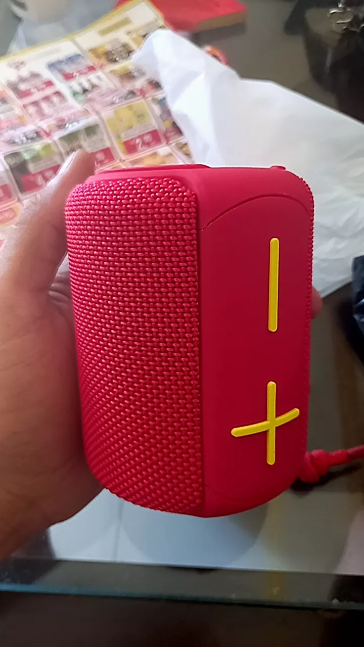 Caixa de Som Bluetooth 5.0 Potente 8W, Bateria Longa, À Prova D'Água, LED RGB, Portátil - IZEBOOM PLAY photo review