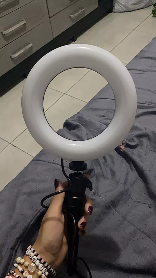 Ring Light de Mesa 6,5" RGB Portátil com Mini Tripé Ajustável IZEGLAM PRO photo review