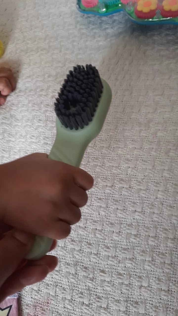 Escova Multiuso para Limpeza com Dispenser de Sabão 150ml Plástico Macio IZE SCRUBSMART photo review